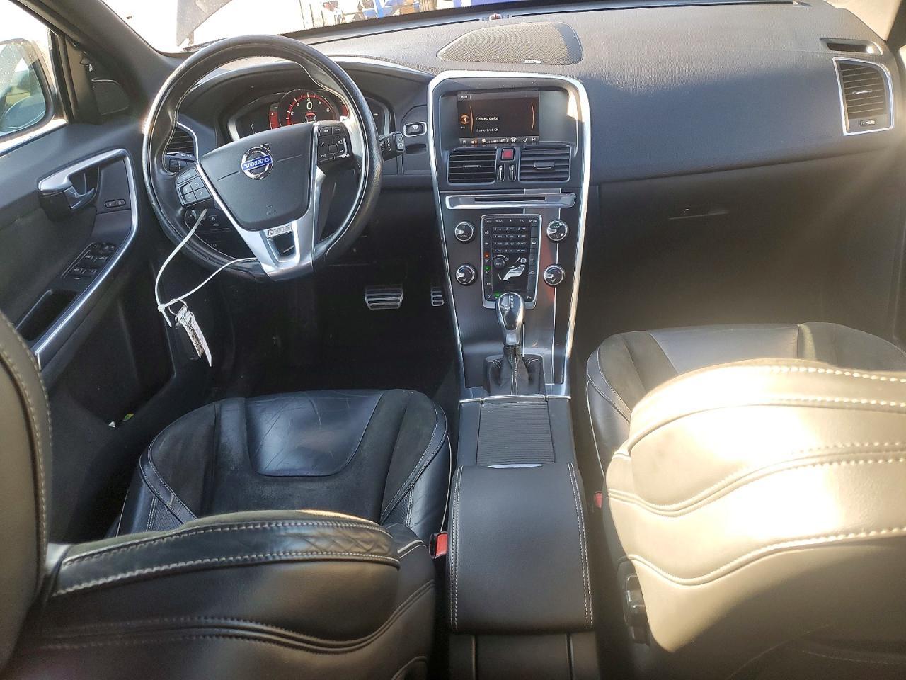 2015 VOLVO XC60