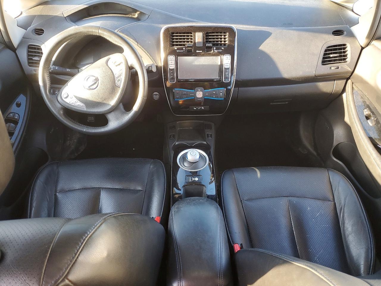 2015 NISSAN LEAF