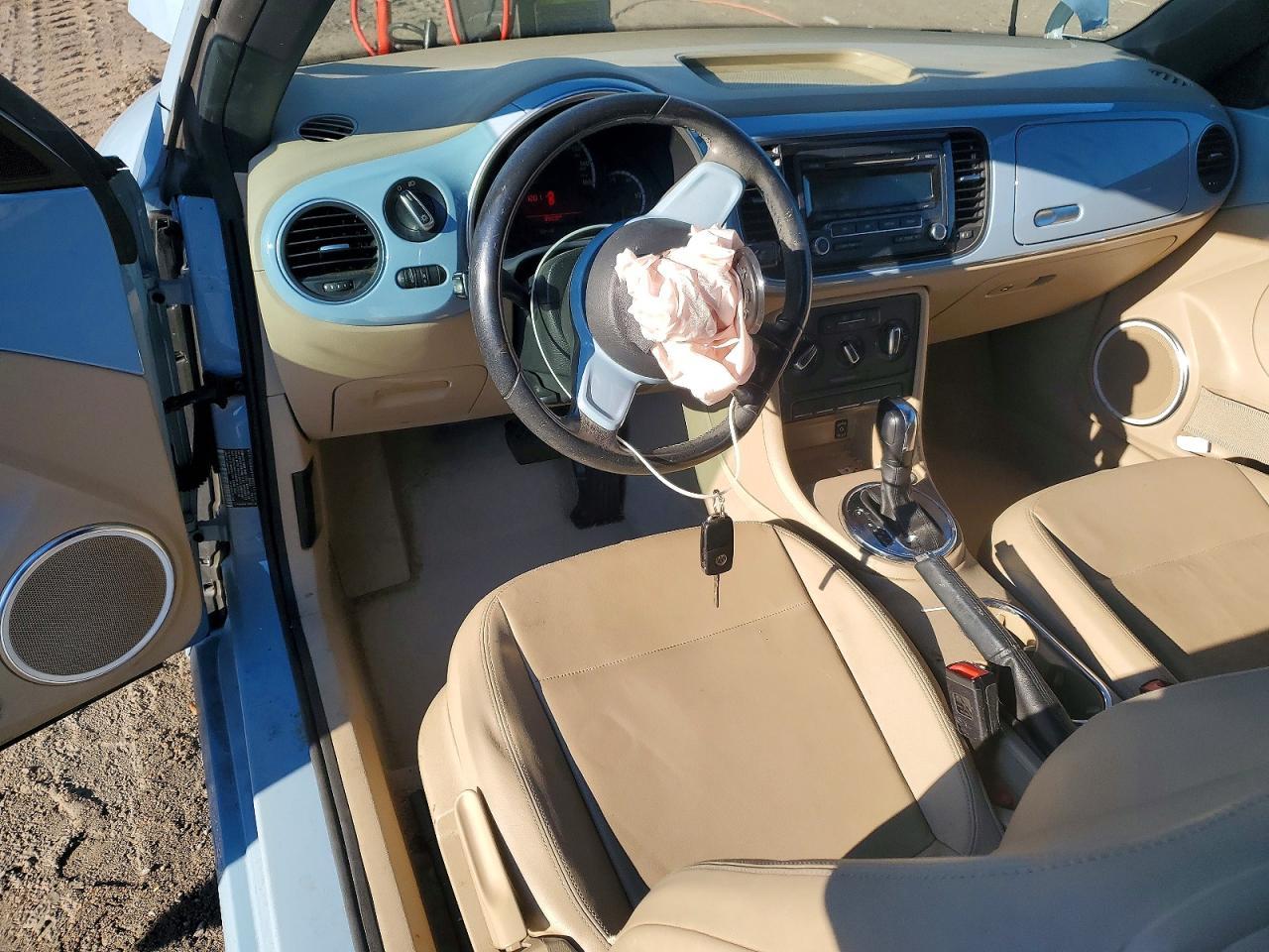 2013 VOLKSWAGEN Beetle