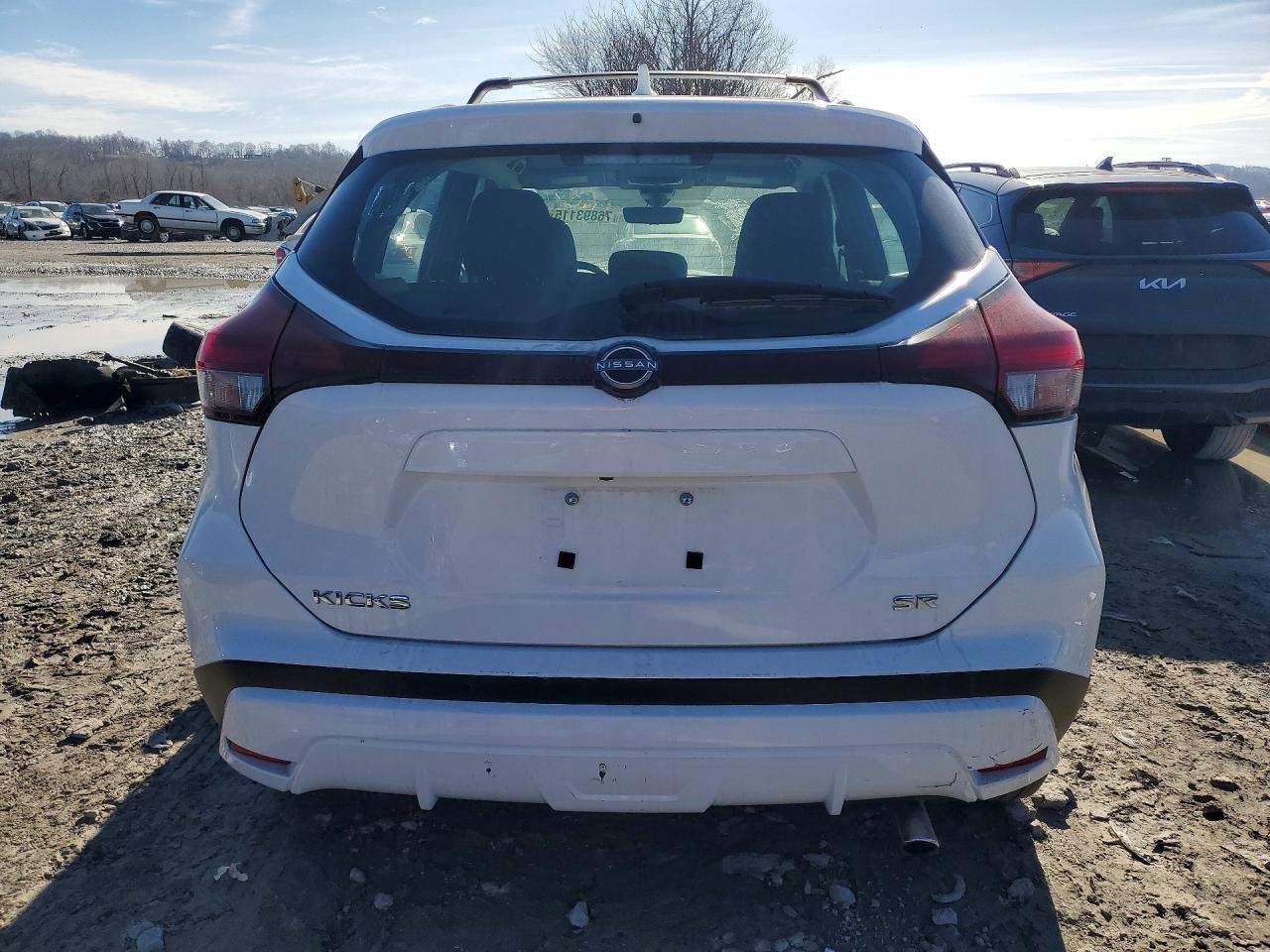 2023 NISSAN KICKS
