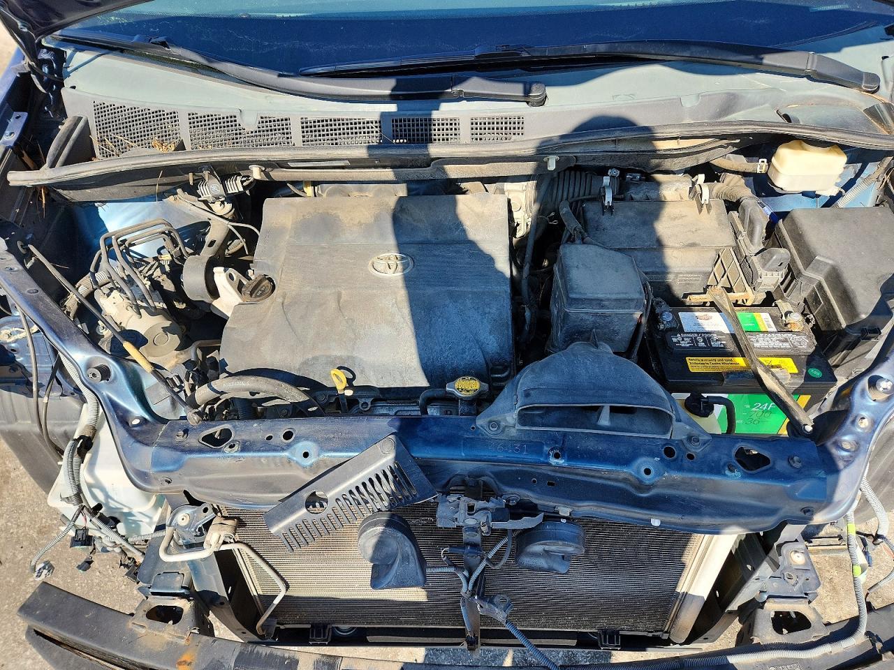 2011 TOYOTA SIENNA