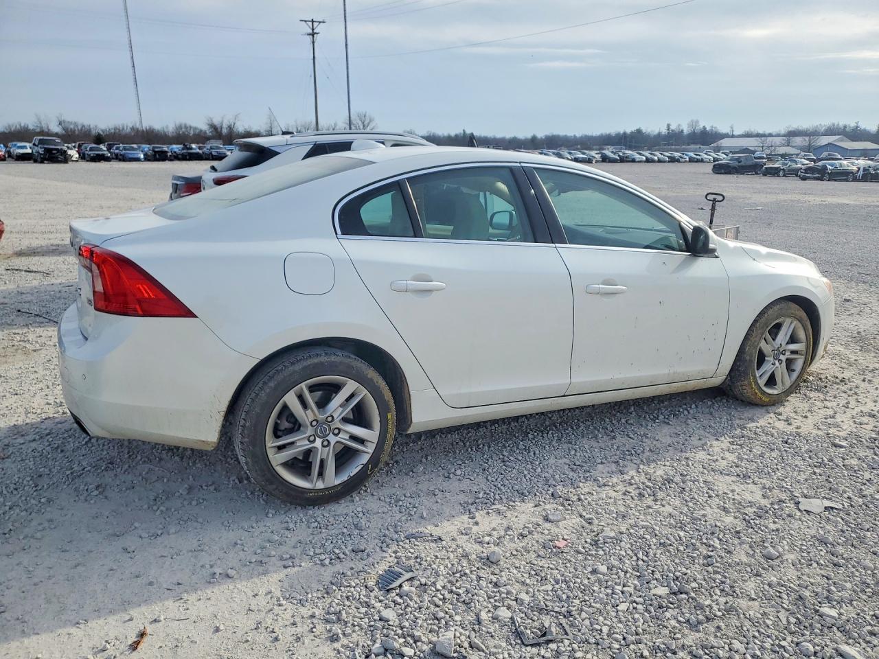 2015 VOLVO S60