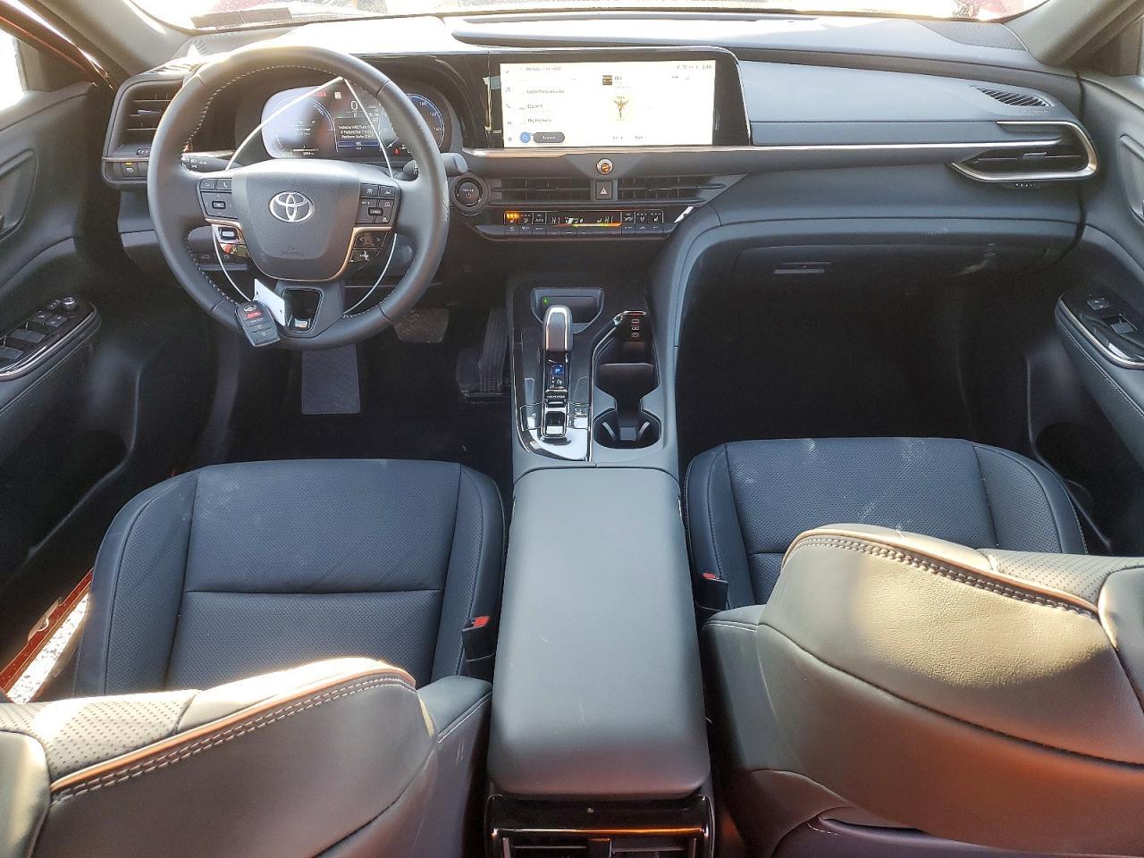 2025 TOYOTA Crown