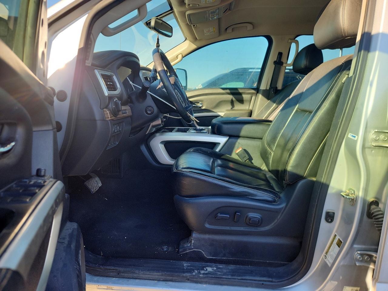 2016 NISSAN Titan