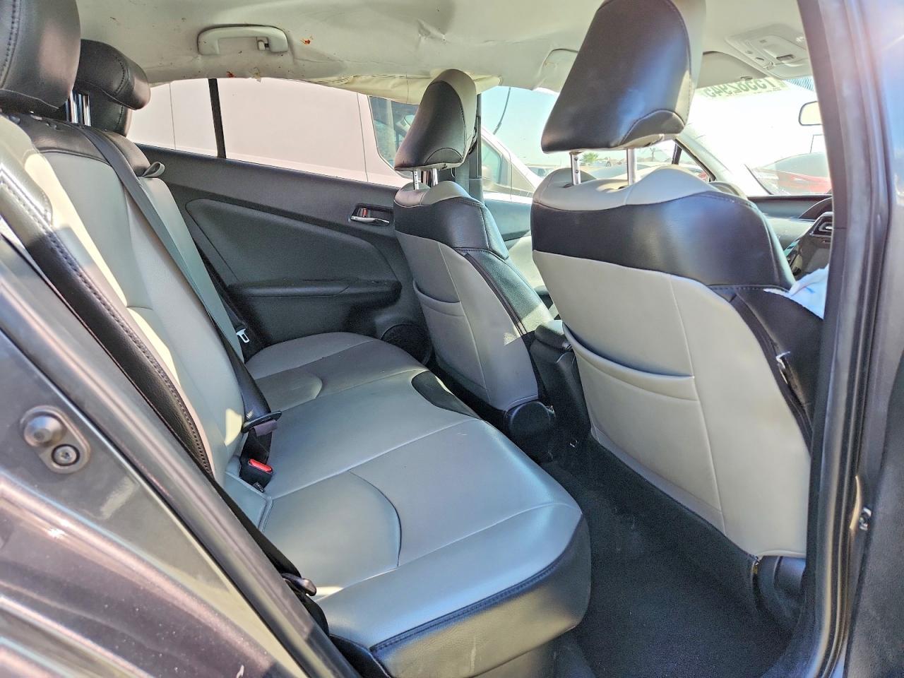 2017 TOYOTA PRIUS