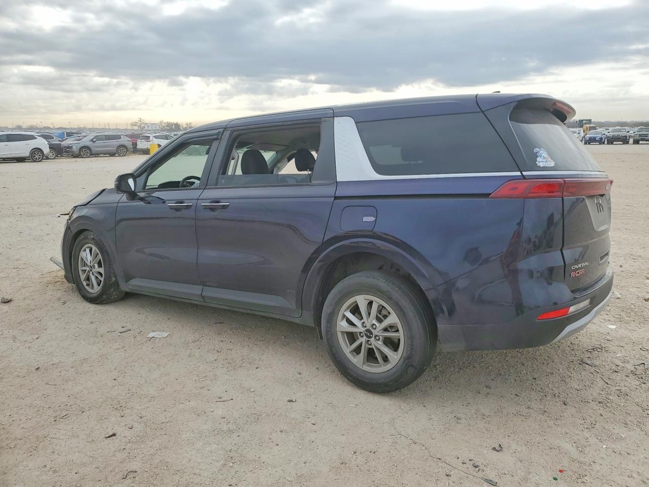 2023 KIA Carnival