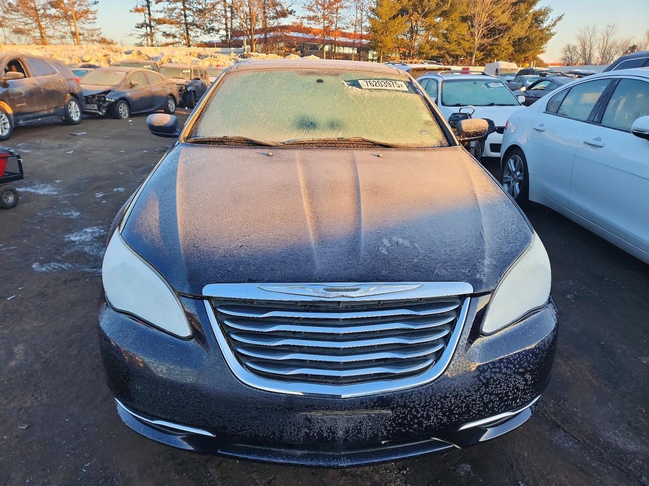 2011 CHRYSLER 200