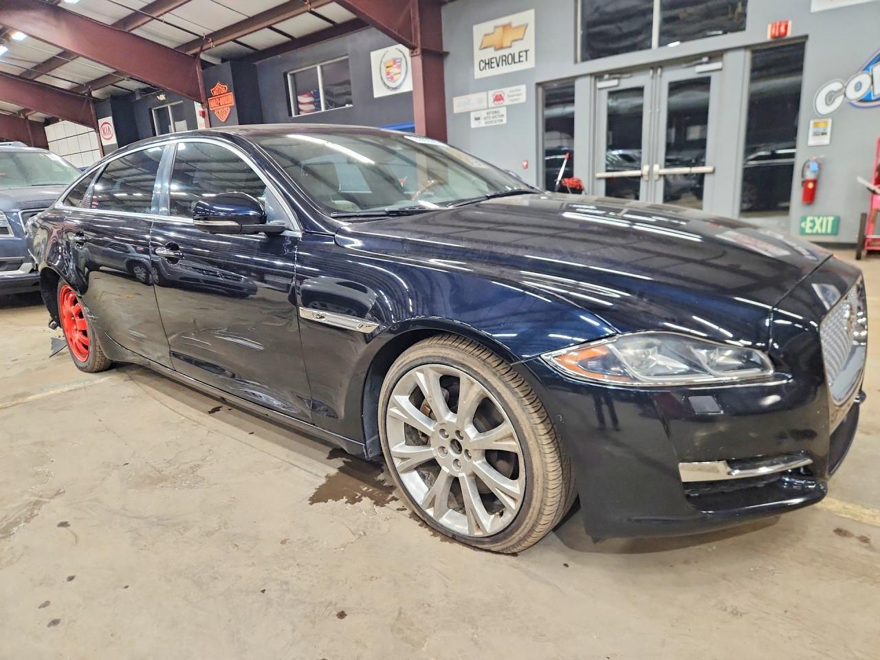 2016 JAGUAR Xj-Series