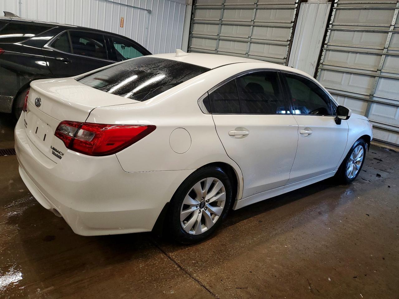 2016 SUBARU Legacy
