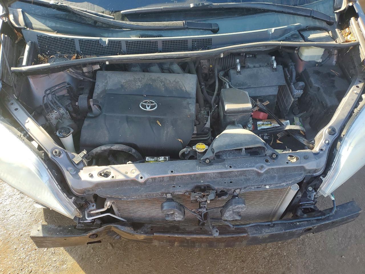 2014 TOYOTA SIENNA