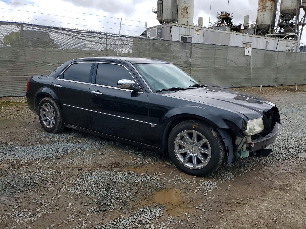2005 CHRYSLER 300