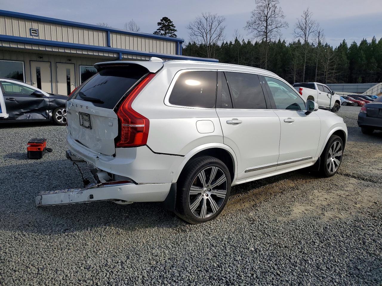 2023 VOLVO XC90