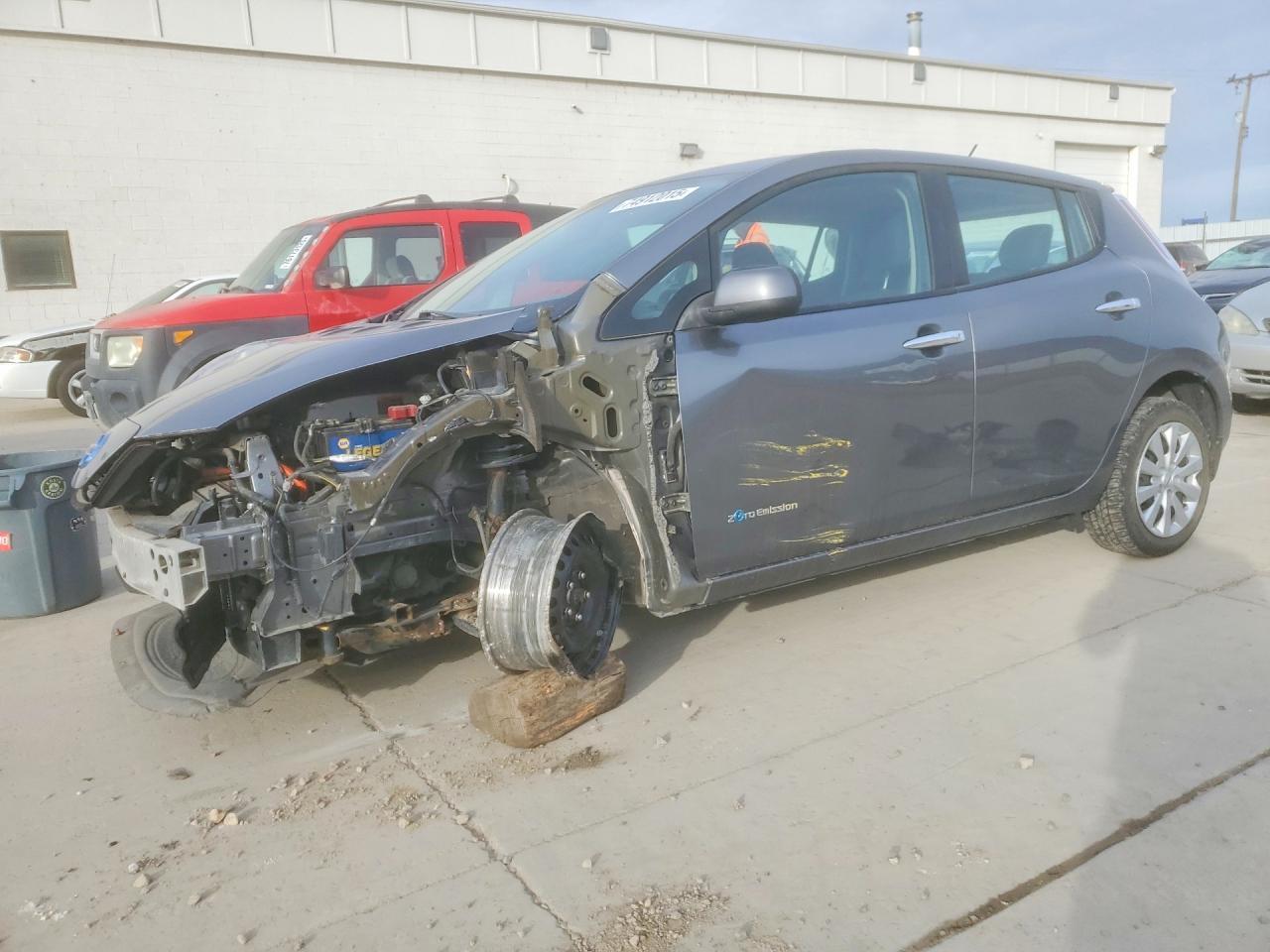 2015 NISSAN LEAF