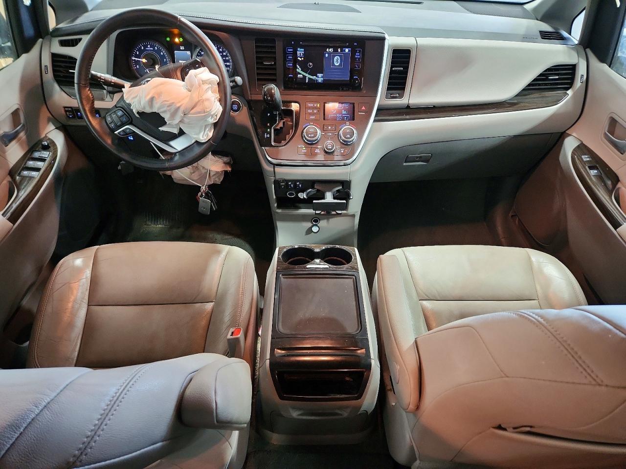 2017 TOYOTA SIENNA