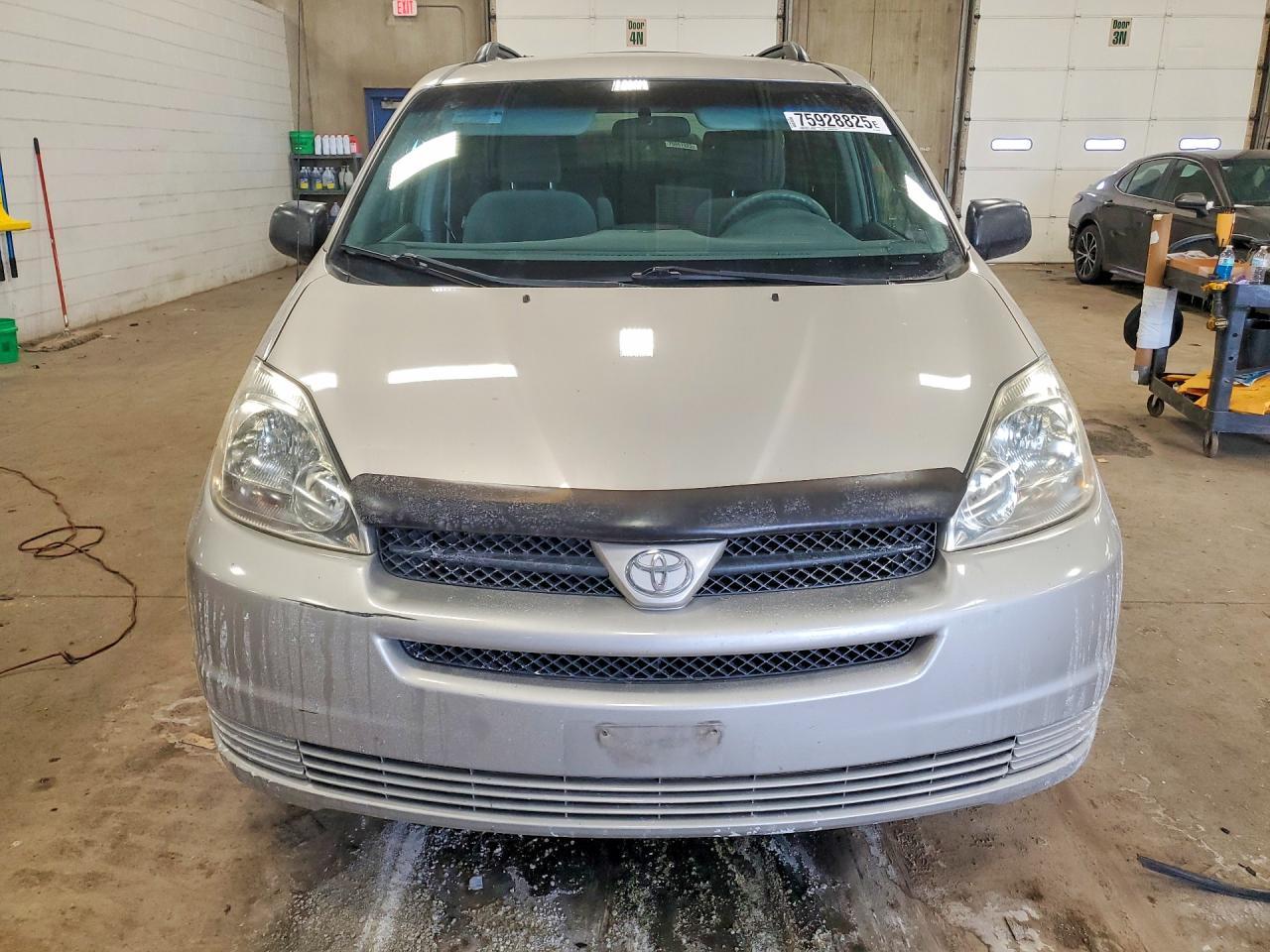2005 TOYOTA SIENNA