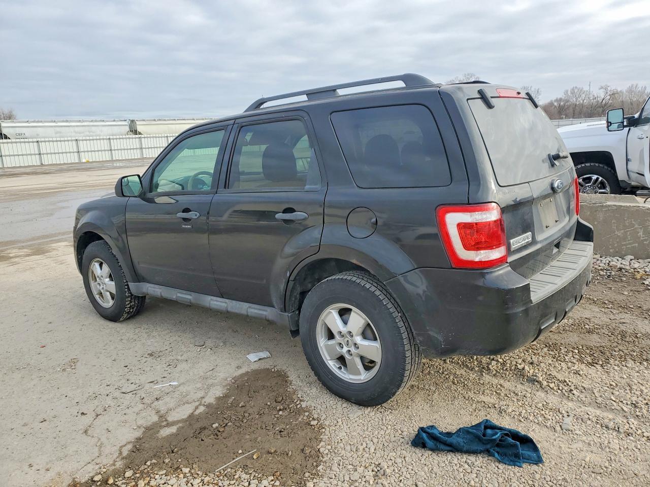 2010 FORD ESCAPE