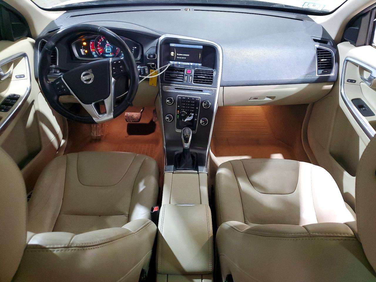 2015 VOLVO XC60