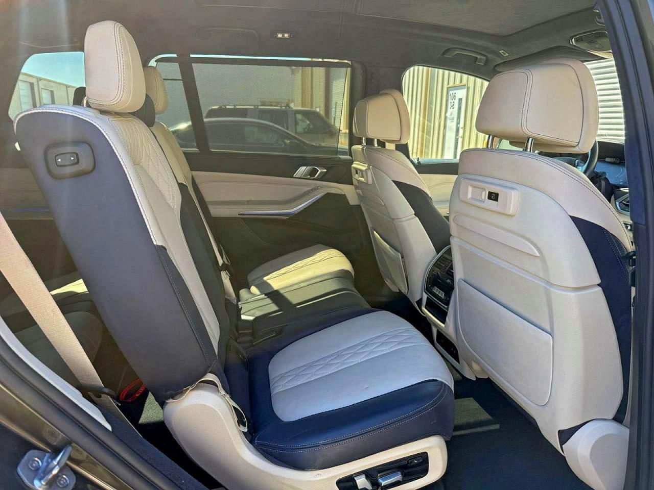 2022 BMW X7