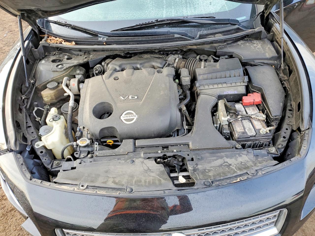 2010 NISSAN Maxima