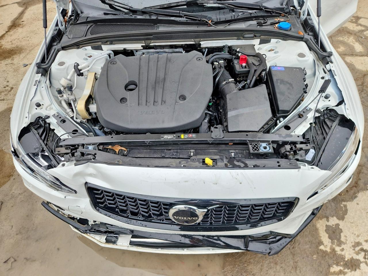 2024 VOLVO S60