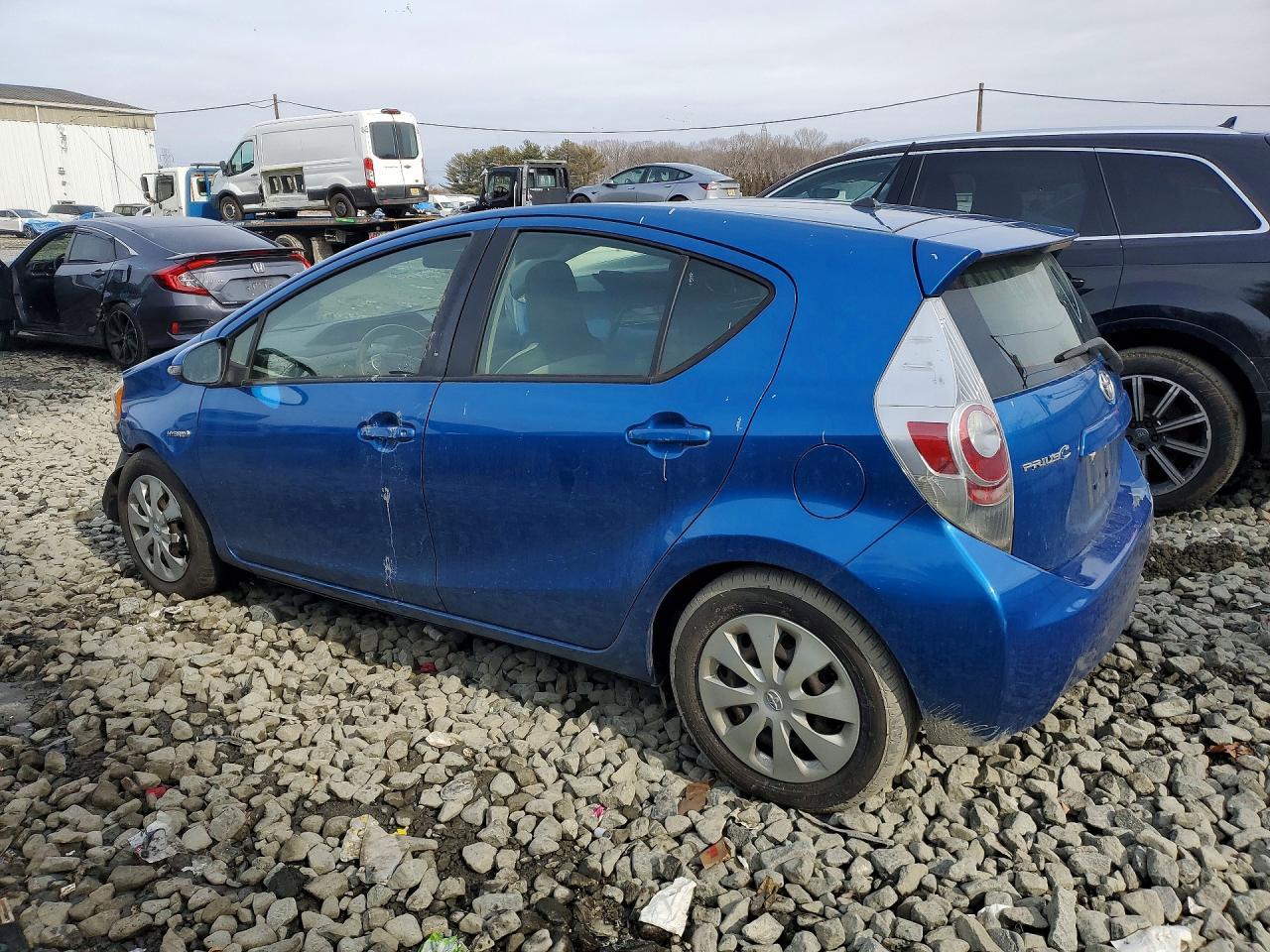 2014 TOYOTA Prius c
