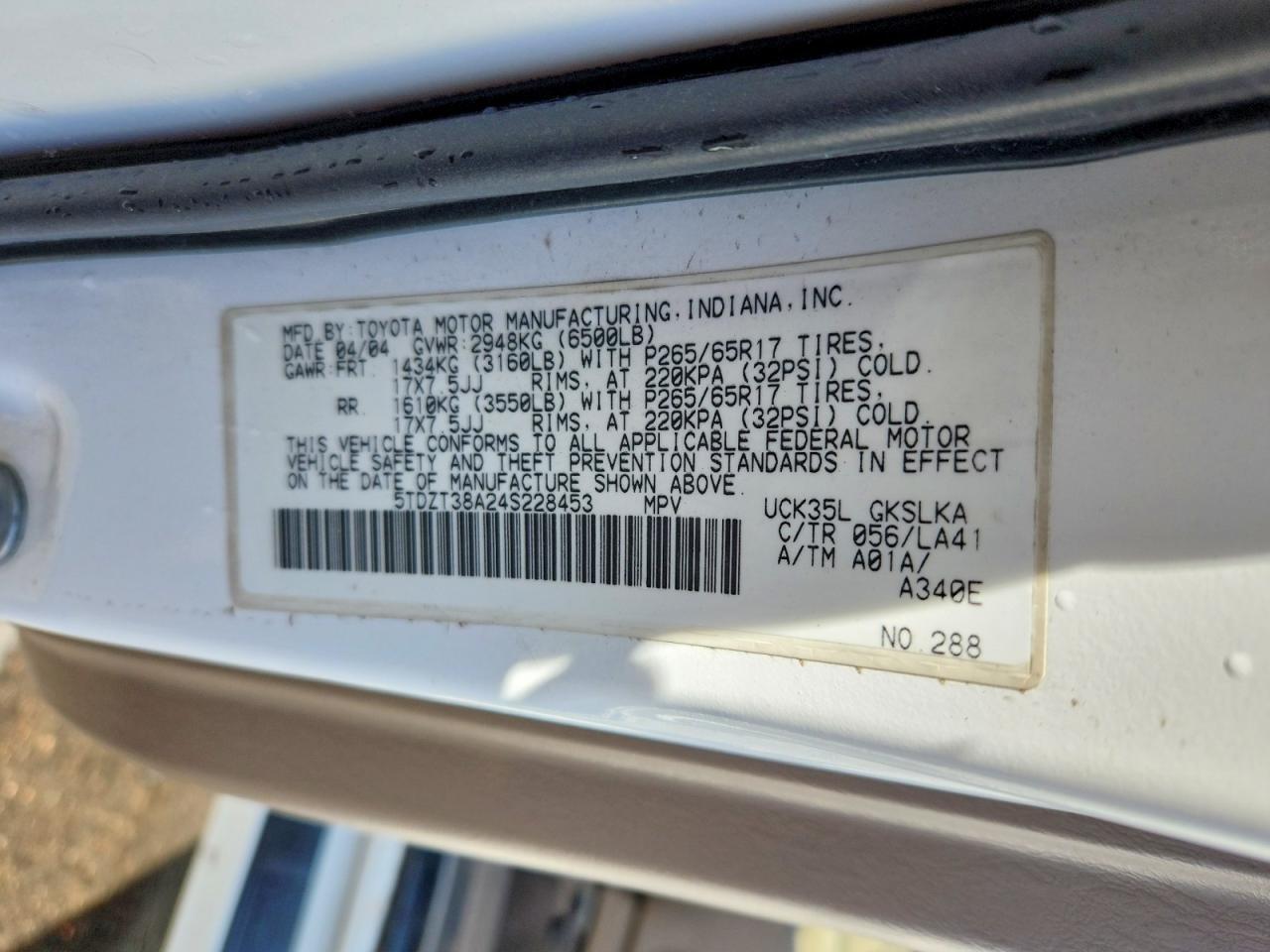 2004 TOYOTA Sequoia