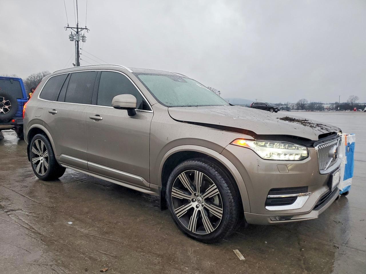 2021 VOLVO XC90