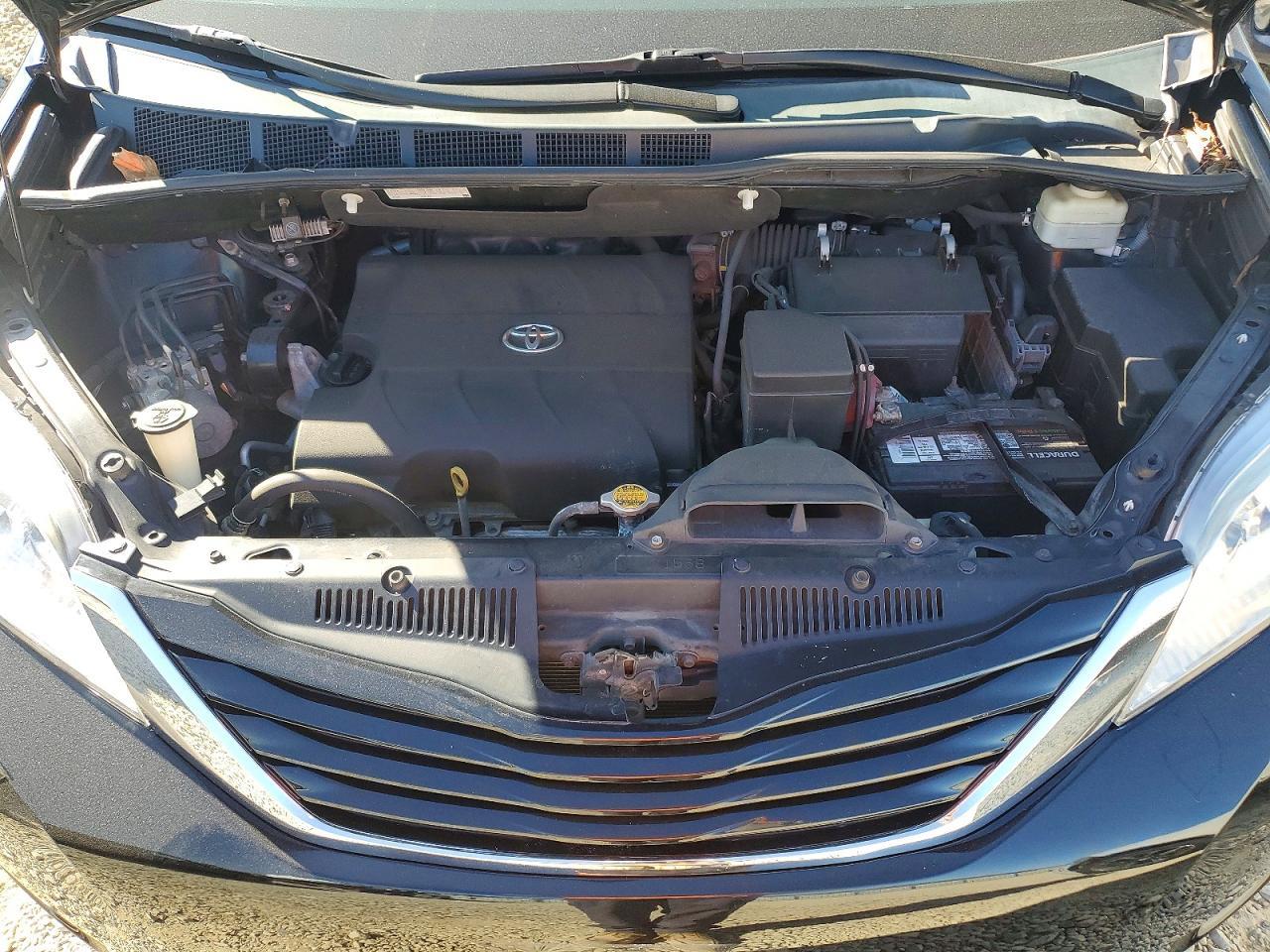 2015 TOYOTA SIENNA
