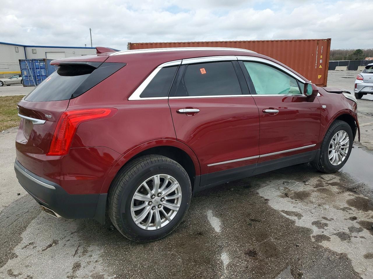 2017 CADILLAC XT5
