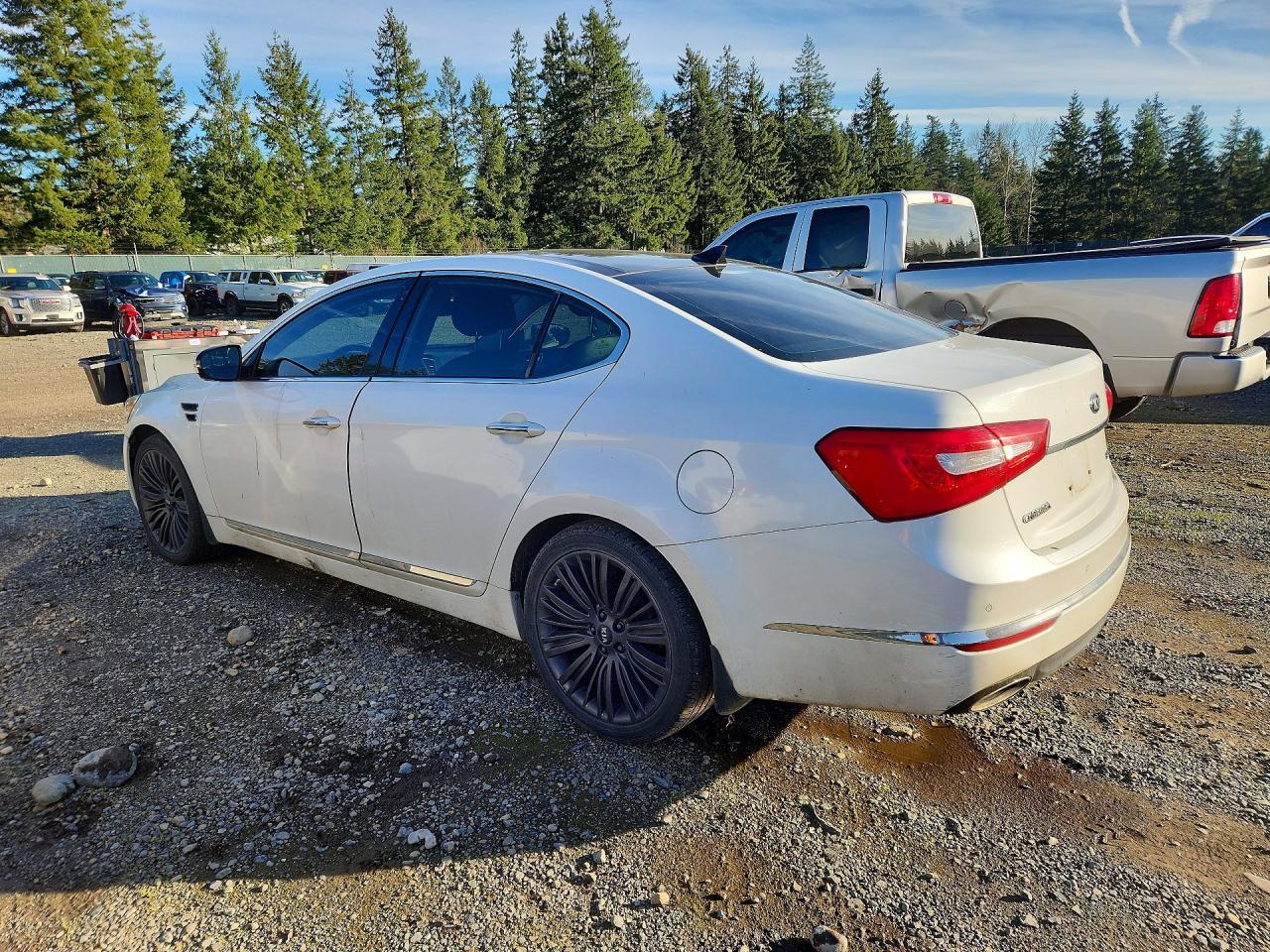 2016 KIA Cadenza