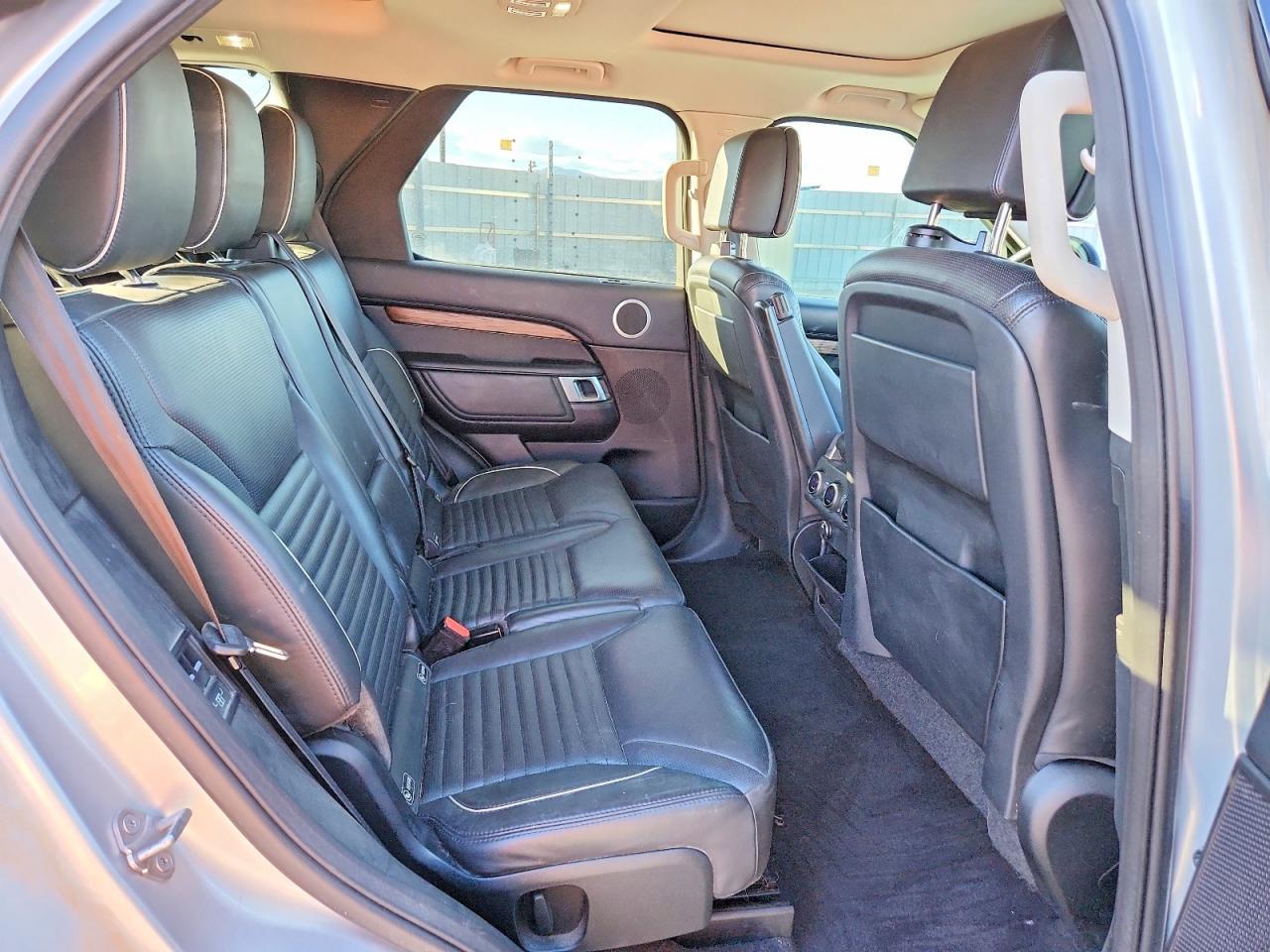 2017 LAND ROVER Discovery