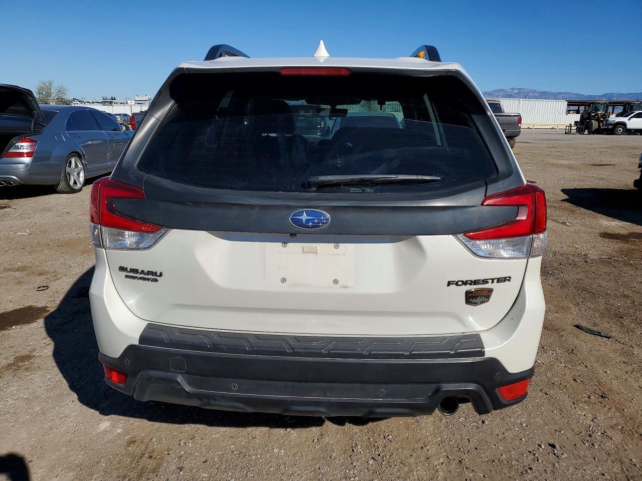 2022 SUBARU FORESTER