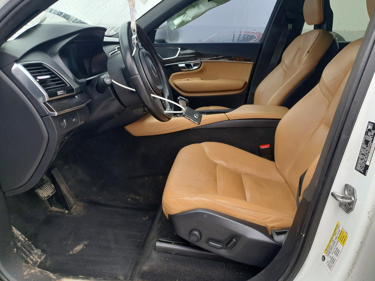 2017 VOLVO XC90