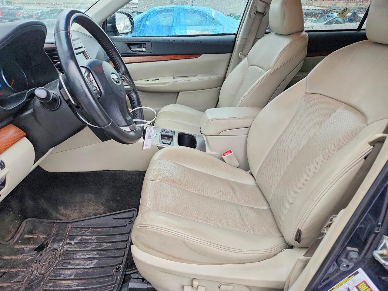 2013 SUBARU Outback