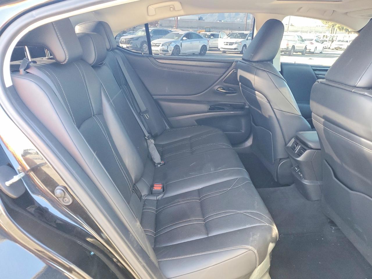 2025 LEXUS ES 300H