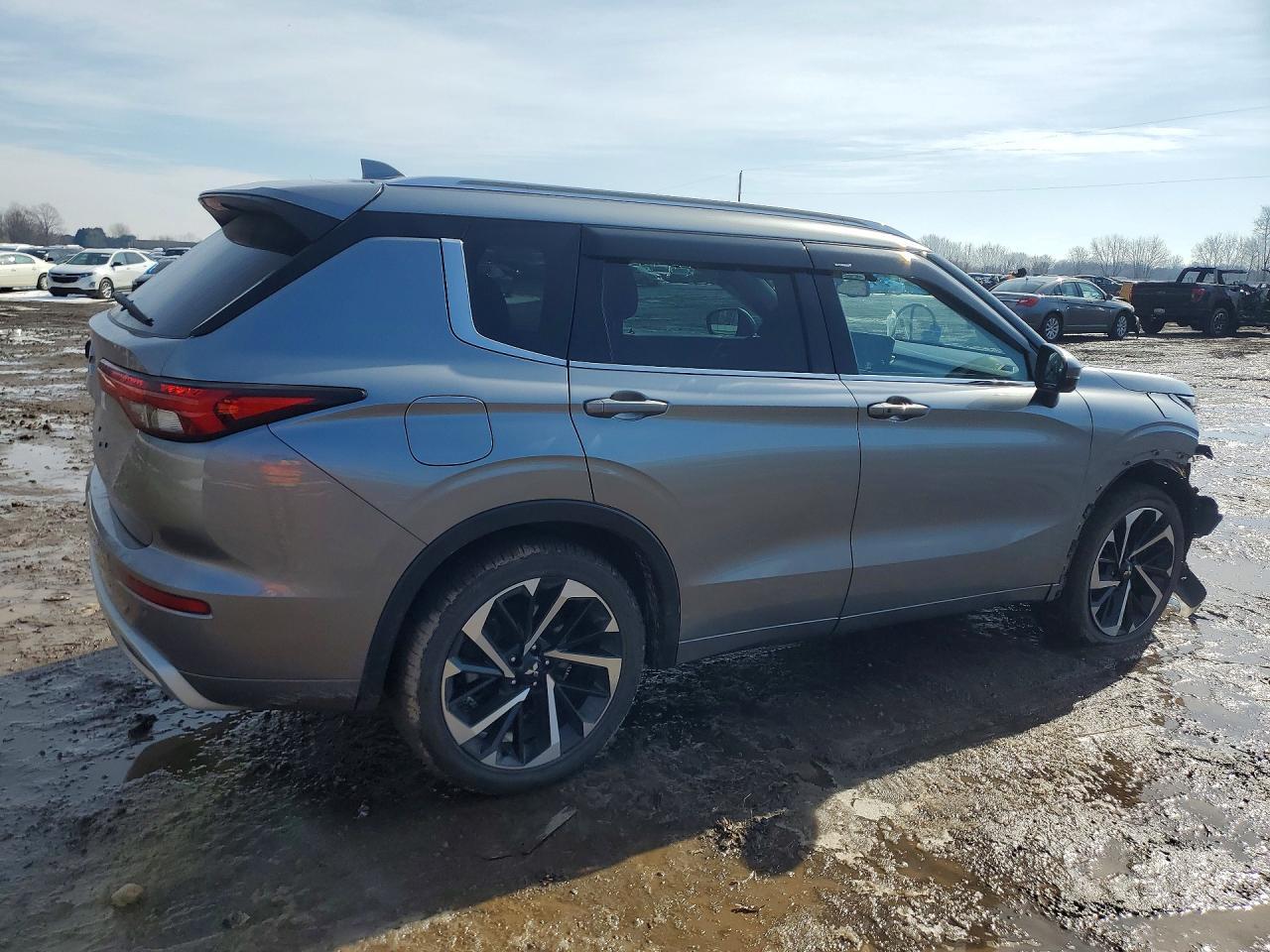 2022 MITSUBISHI outlander