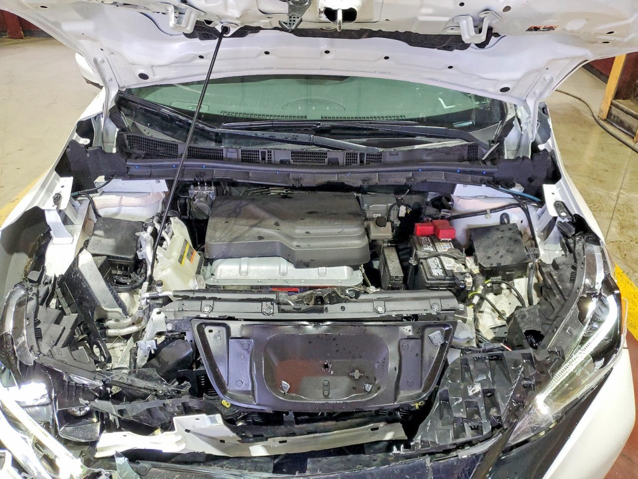2024 NISSAN LEAF