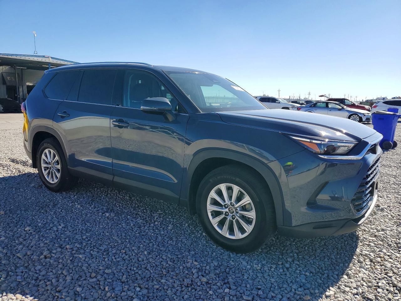 2024 TOYOTA HIGHLANDER