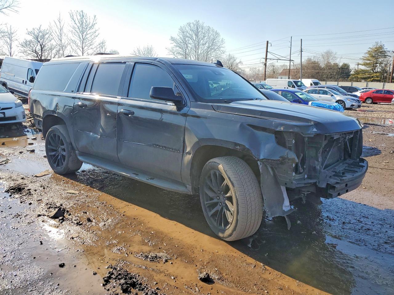 2016 CHEVROLET Suburban