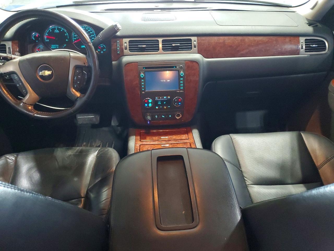 2011 CHEVROLET Suburban