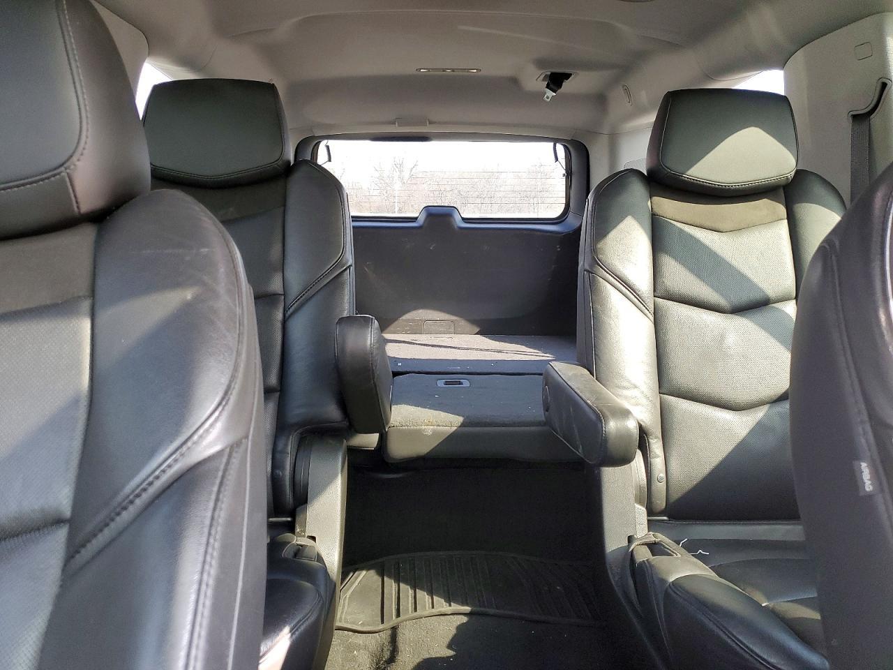 2017 CADILLAC Escalade ESV
