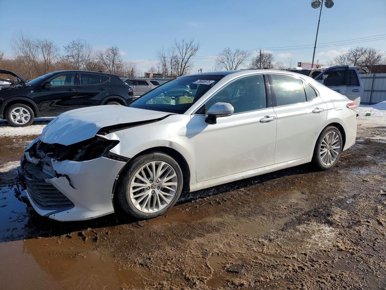 2018 TOYOTA CAMRY