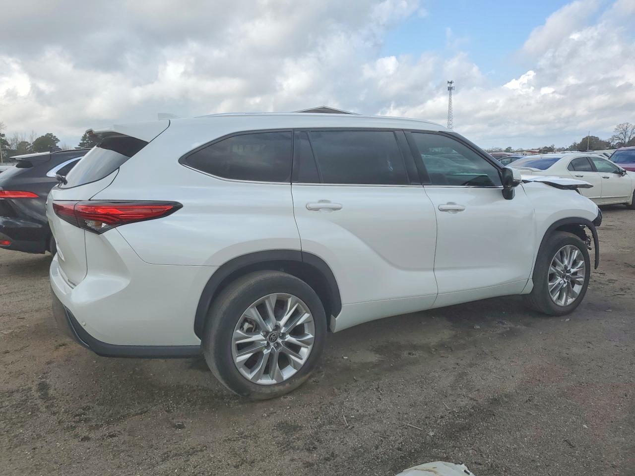 2023 TOYOTA HIGHLANDER