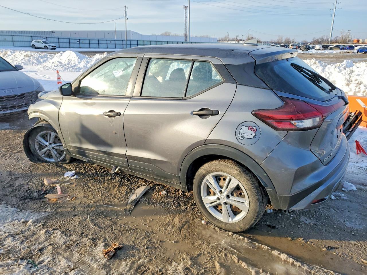 2022 NISSAN KICKS
