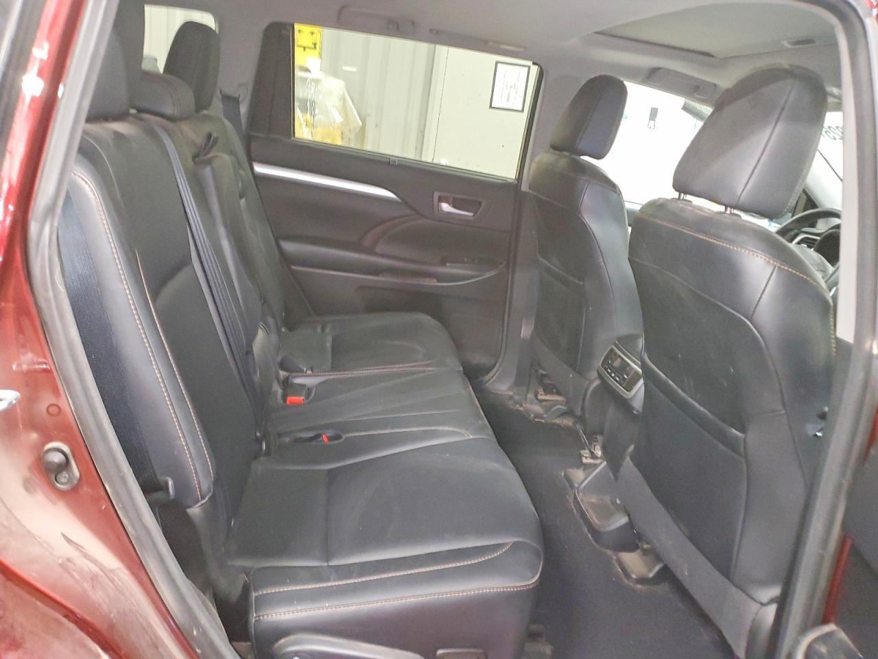 2016 TOYOTA HIGHLANDER