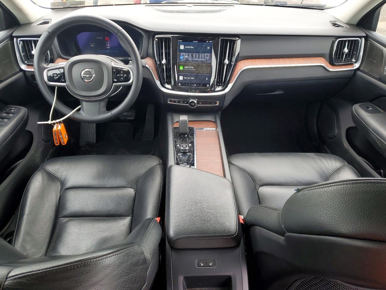 2024 VOLVO S60