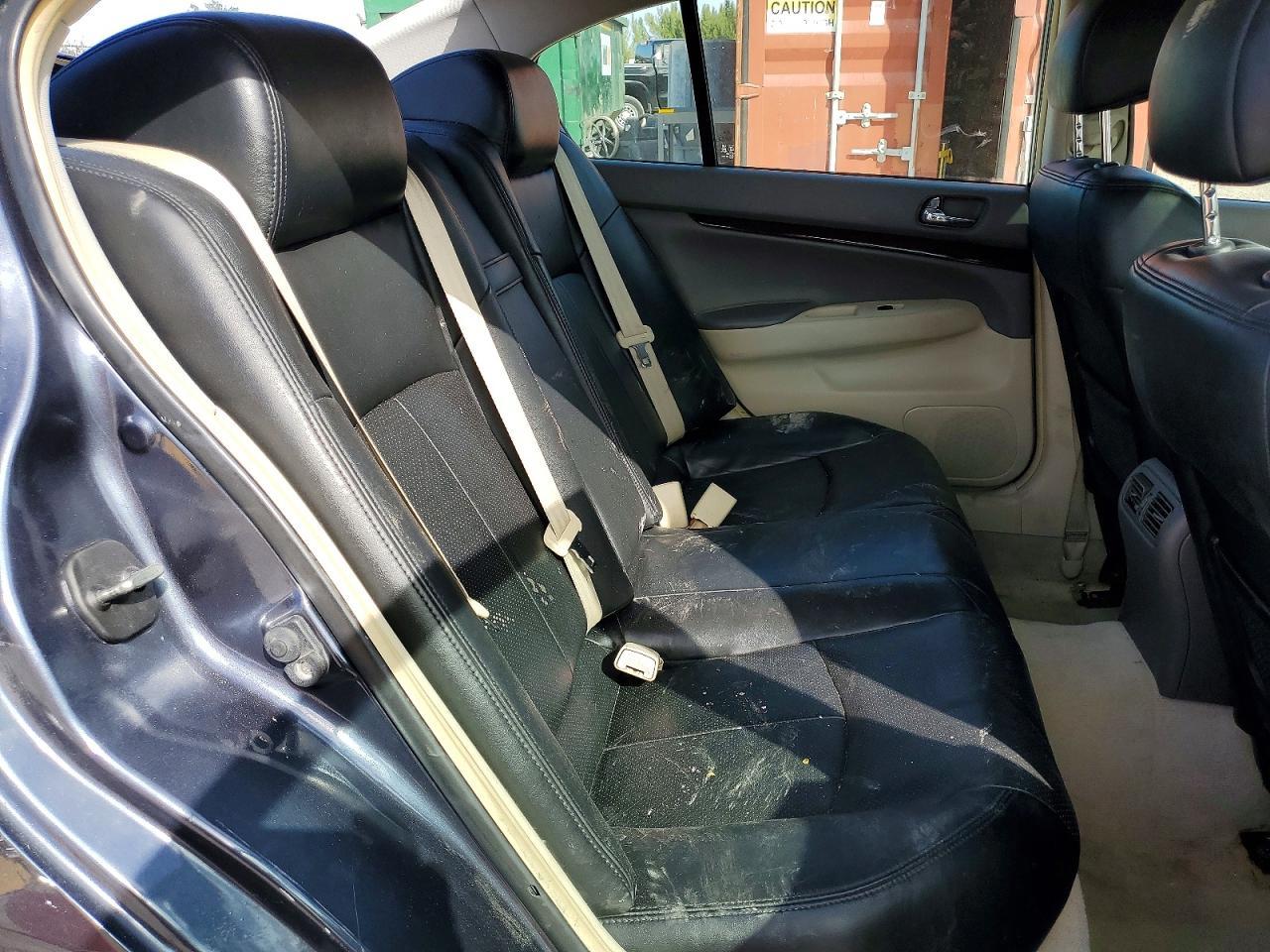 2011 INFINITI G37