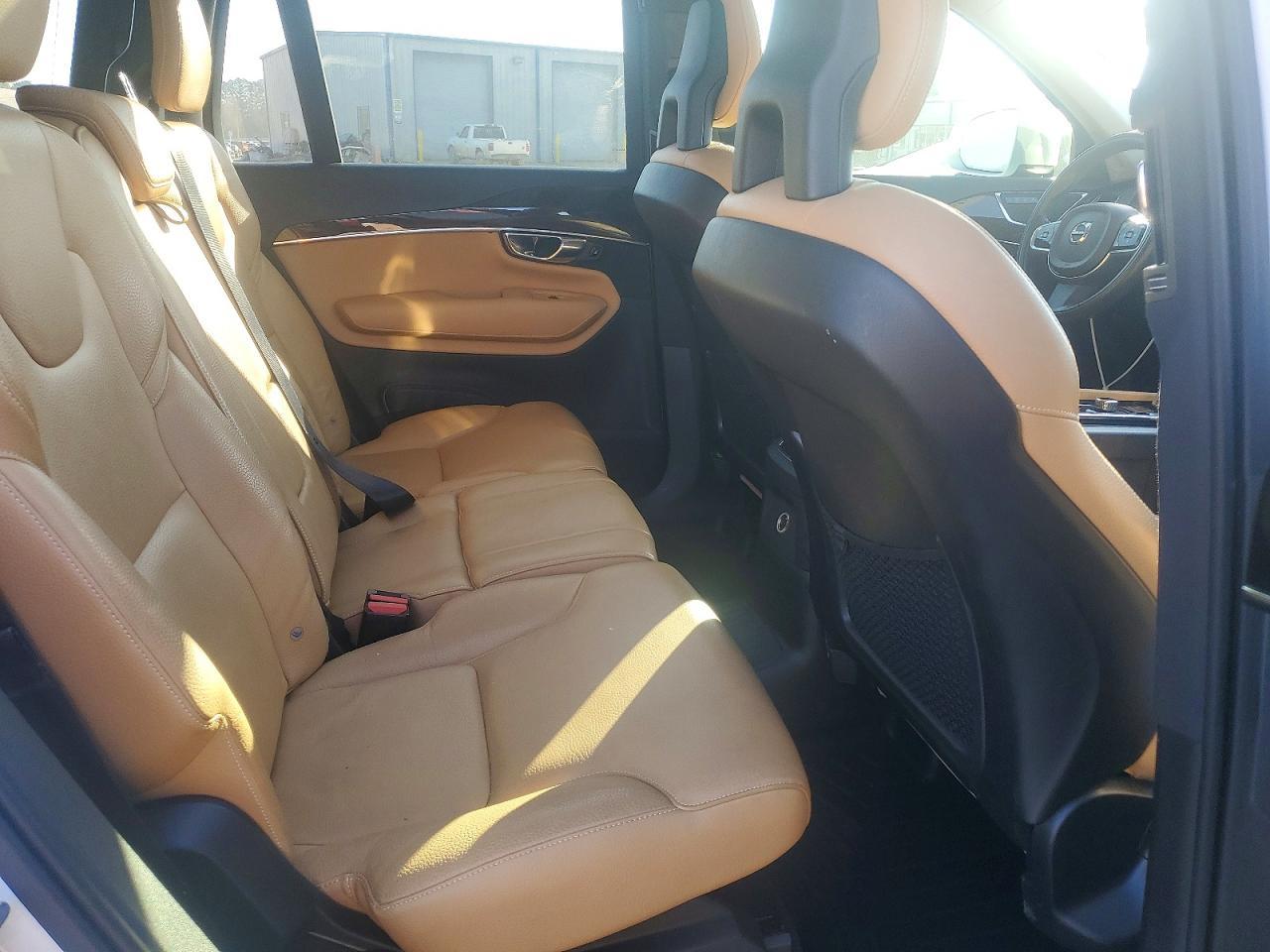 2016 VOLVO XC90
