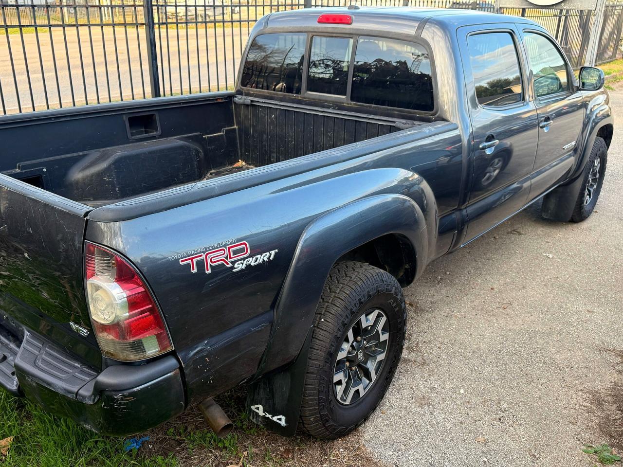 2011 TOYOTA TACOMA