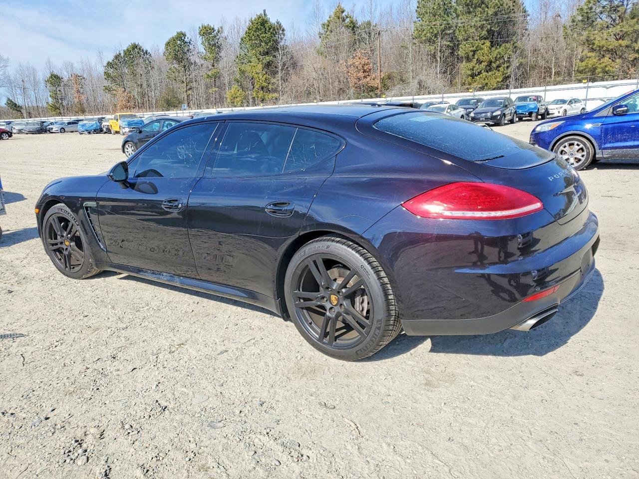 2016 PORSCHE Panamera
